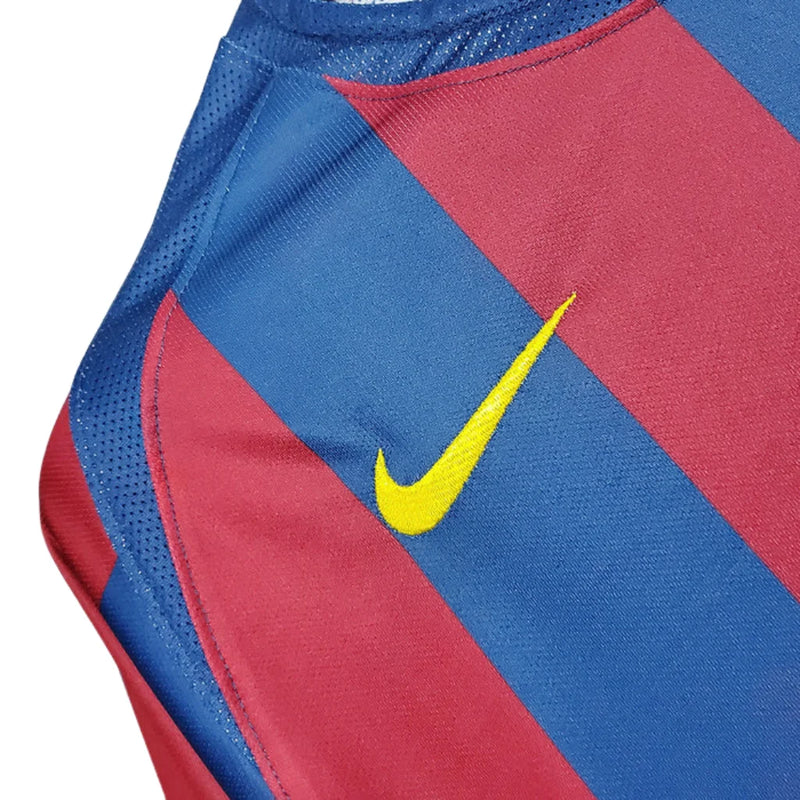 Camisa Barcelona Retrô Azul e Vermelha Nike - 2006